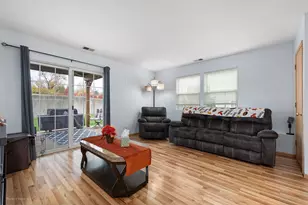 1310 Harvest Dr, Crest Hill, IL 60403 - Photo 14