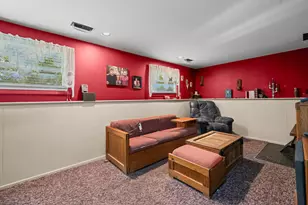 7979 Huntington Cir N, Hanover Park, IL 60133 - Photo 16