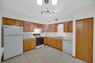 18065 Harwood Ave, Homewood, IL 60430 - Photo 8