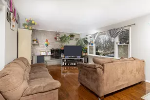 1348 Dairy Ln, Mundelein, IL 60060 - Photo 2