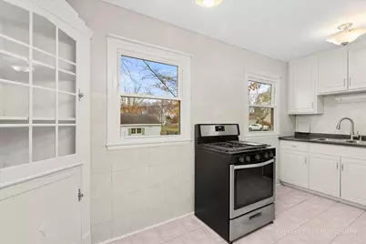 302 S Park Street, Westmont, IL 60559 - Photo 8