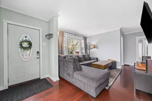 9201 S 52nd Ave, Oak Lawn, IL 60453 - Photo 6