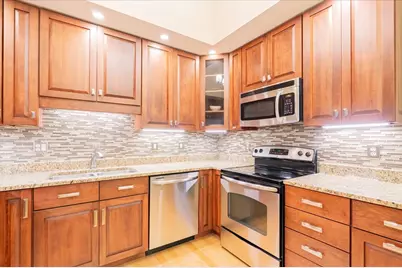 212 N Center Street #104, Bloomington, IL 61701 - Photo 6