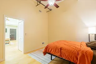 212 N Center St, Bloomington, IL 61701 - Photo 8