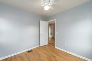 132 Dorchester Ct, Waukegan, IL 60085 - Photo 18