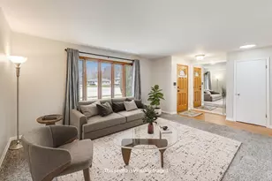 400 Landmeier Rd, Elk Grove Village, IL 60007 - Photo 4