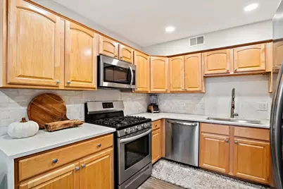 5200 Carriageway Drive #302, Rolling Meadows, IL 60008 - Photo 8