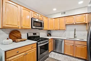 5200 Carriageway Dr, Rolling Meadows, IL 60008 - Photo 8