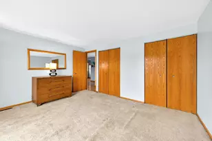 203 Barcliffe Ln, Schaumburg, IL 60194 - Photo 8
