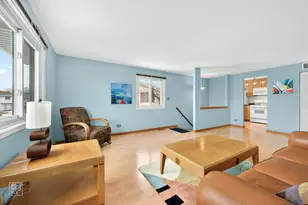 203 Barcliffe Ln, Schaumburg, IL 60194 - Photo 4