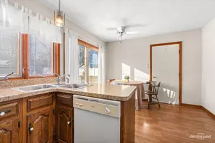 16824 Meadowdale Dr, Oak Forest, IL 60452 - Photo 6