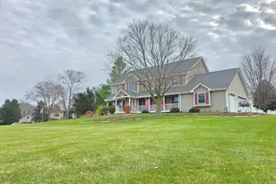 41W039 Mulhern Dr, Elburn, IL 60119 - Photo 2