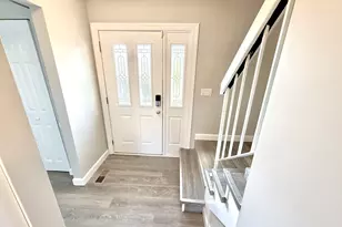 747 Cove Ct, Bartlett, IL 60103 - Photo 2