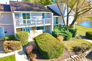 747 Cove Ct, Bartlett, IL 60103 - Photo 1