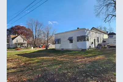 945 N Mill Street, Pontiac, IL 61764 - Photo 6