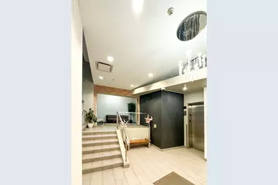 770 W Gladys Avenue #305, Chicago, IL 60661 - Photo 4