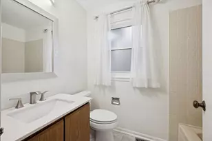 8065 Wildwood Ln, Darien, IL 60561 - Photo 18