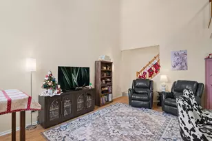 3214 Debra Dr, Island Lake, IL 60042 - Photo 2