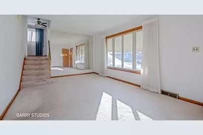 701 N Craig Place, Addison, IL 60101 - Photo 4