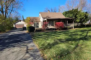 1N670 River Dr, Glen Ellyn, IL 60137 - Photo 2