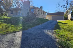 811 Hoyle Rd, Lombard, IL 60148 - Photo 2