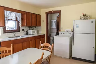 321 Eureka St, Genoa, IL 60135 - Photo 6