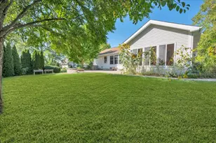 721 Brentwood Ct, Algonquin, IL 60102 - Photo 42