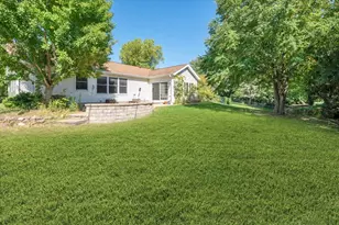 721 Brentwood Ct, Algonquin, IL 60102 - Photo 38