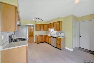 721 Brentwood Ct, Algonquin, IL 60102 - Photo 8