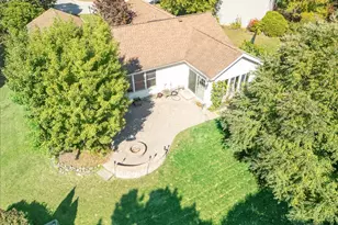 721 Brentwood Ct, Algonquin, IL 60102 - Photo 48