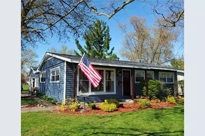 100 E Willow Street, Fairbury, IL 61739 - Photo 1