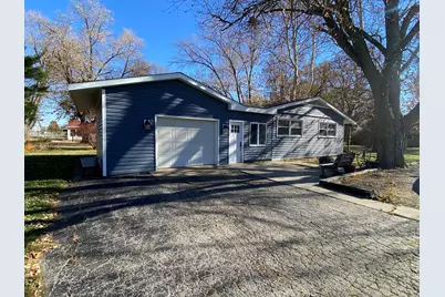 100 E Willow Street, Fairbury, IL 61739 - Photo 4