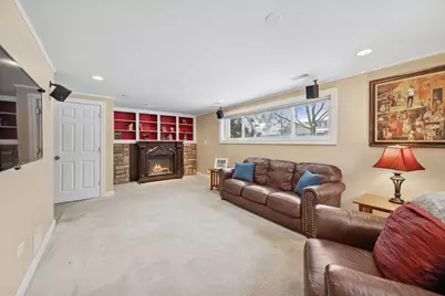[Address not provided], Downers Grove, IL 60516 - Photo 14