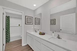 308 Astor Ct, Elgin, IL 60124 - Photo 20