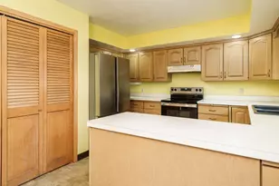 5802 Clarendon Dr, Rockford, IL 61114 - Photo 14