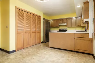 5802 Clarendon Drive, Rockford, IL 61114 - Photo 12