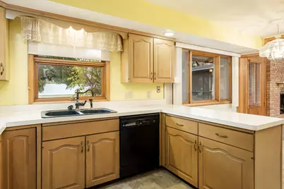 5802 Clarendon Drive, Rockford, IL 61114 - Photo 16