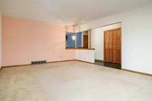 5802 Clarendon Dr, Rockford, IL 61114 - Photo 6