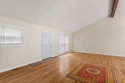 1007 Rainbow View, Urbana, IL 61802 - Photo 8