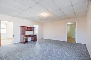 713 N George St, Clifton, IL 61727 - Photo 4