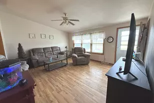 303 W Pieronnet St, Amboy, IL 61310 - Photo 4