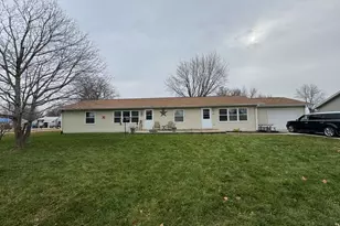 303 W Pieronnet St, Amboy, IL 61310 - Photo 2