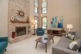1582 Dogwood Dr, Crystal Lake, IL 60014 - Photo 2