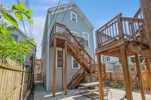 1305 W Barry Ave, Chicago, IL 60657 - Photo 8