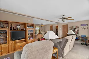 194 Fossil Cove Ln, Wilmington, IL 60481 - Photo 8