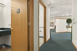 1900 W Peterson Ave, Chicago, IL 60660 - Photo 10