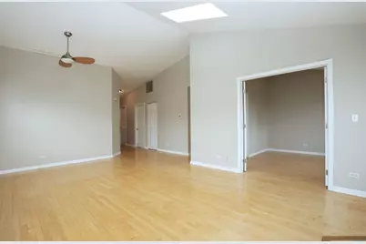 573 W Parkside Drive #0, Palatine, IL 60067 - Photo 4