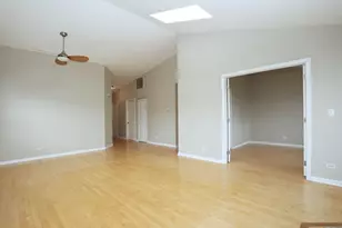 573 W Parkside Dr, Palatine, IL 60067 - Photo 4