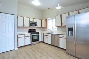 573 W Parkside Dr, Palatine, IL 60067 - Photo 8