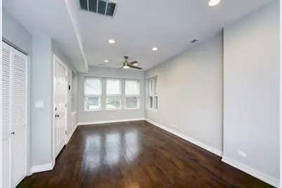 3015 W Wellington Avenue, Chicago, IL 60618 - Photo 6